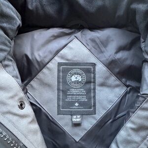 Mediums mean freestyle crew vest brand new NWT